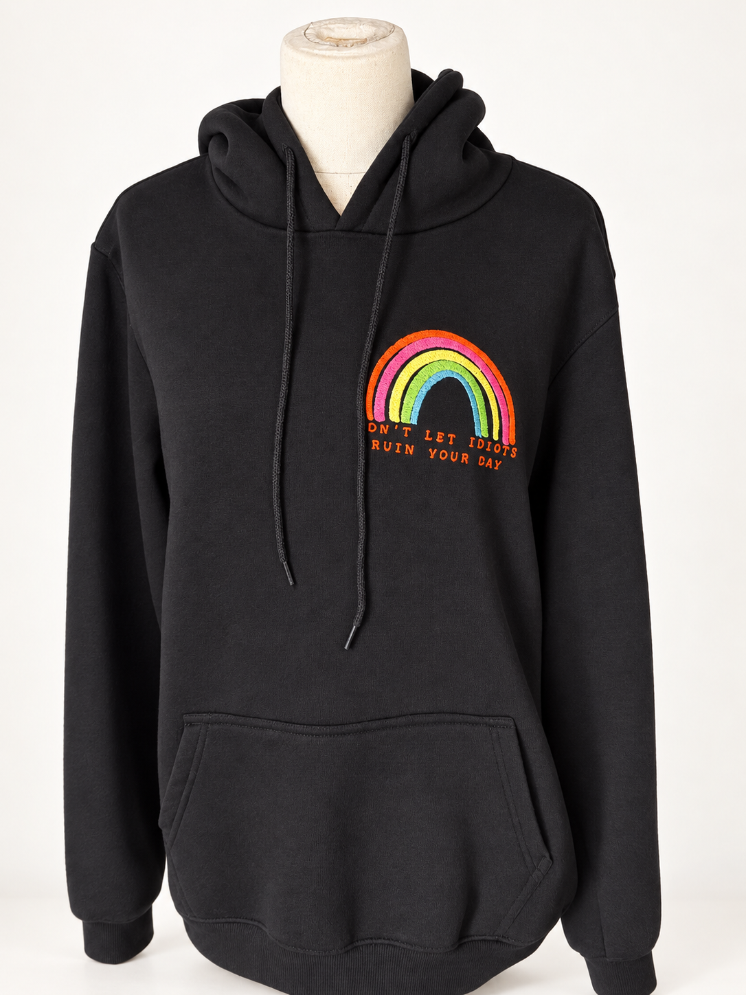 Hoodie „Don’t Let Idiots Ruin Your Day“ – bestickt